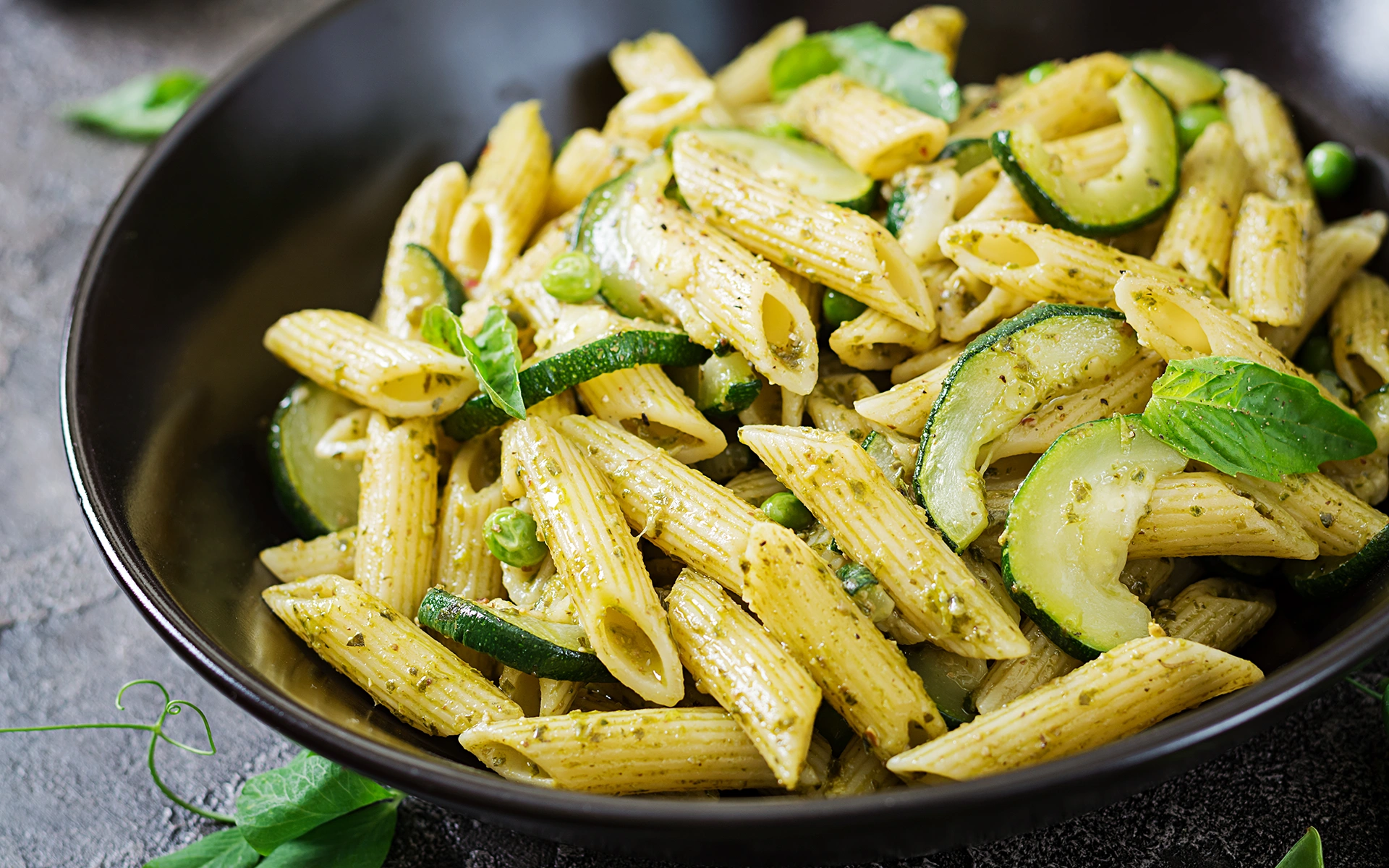 Sebzeli Pesto Makarna